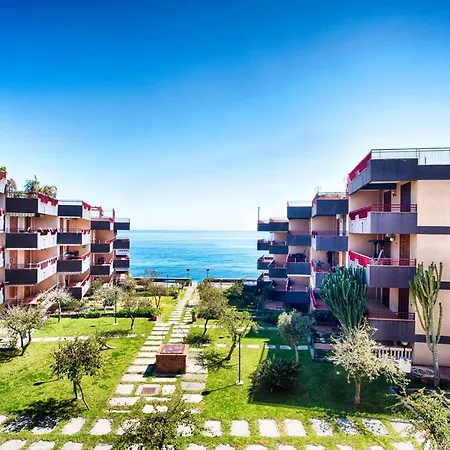 Apartment Deluxe Blue Holiday Taormina Sea Front
