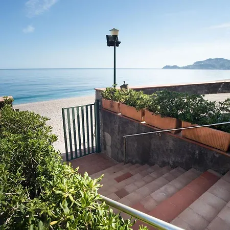 Deluxe Blue Holiday Taormina Sea Front *